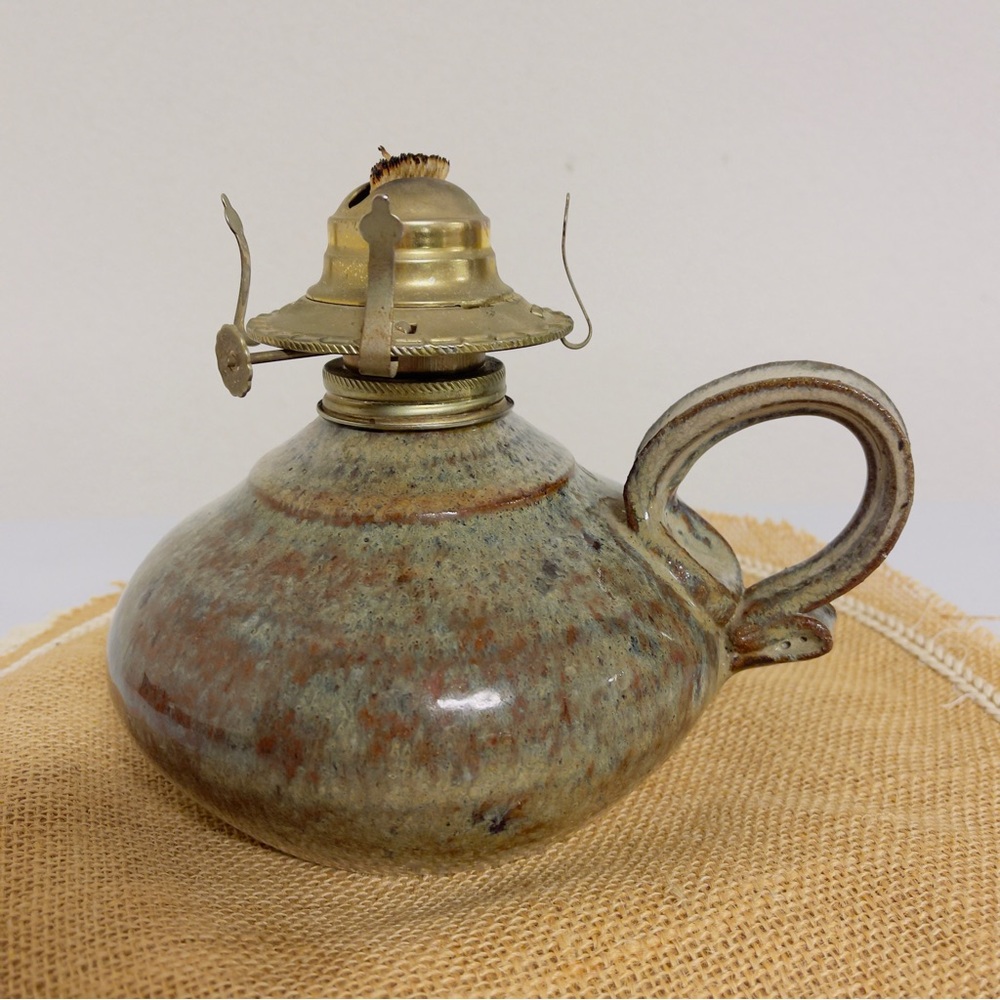 Vintage 1987s Art decor pottery / stoneware signed oil lamp
